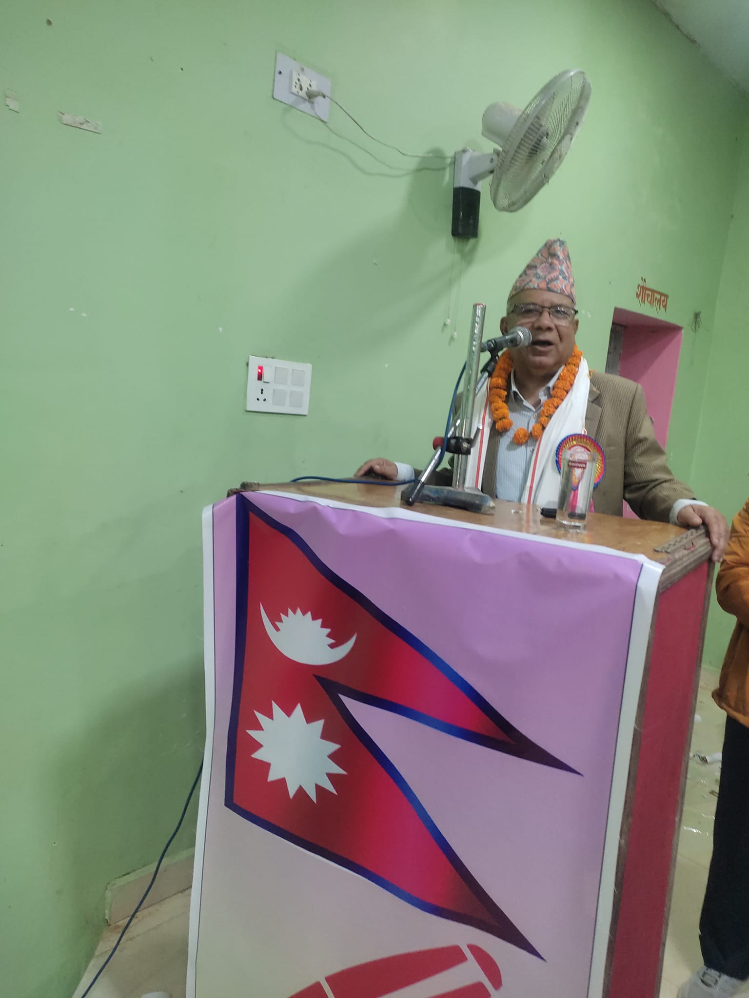 मुलुक राजनीति गोलचक्करमा फसेको छ- अध्यक्ष नेपाल
