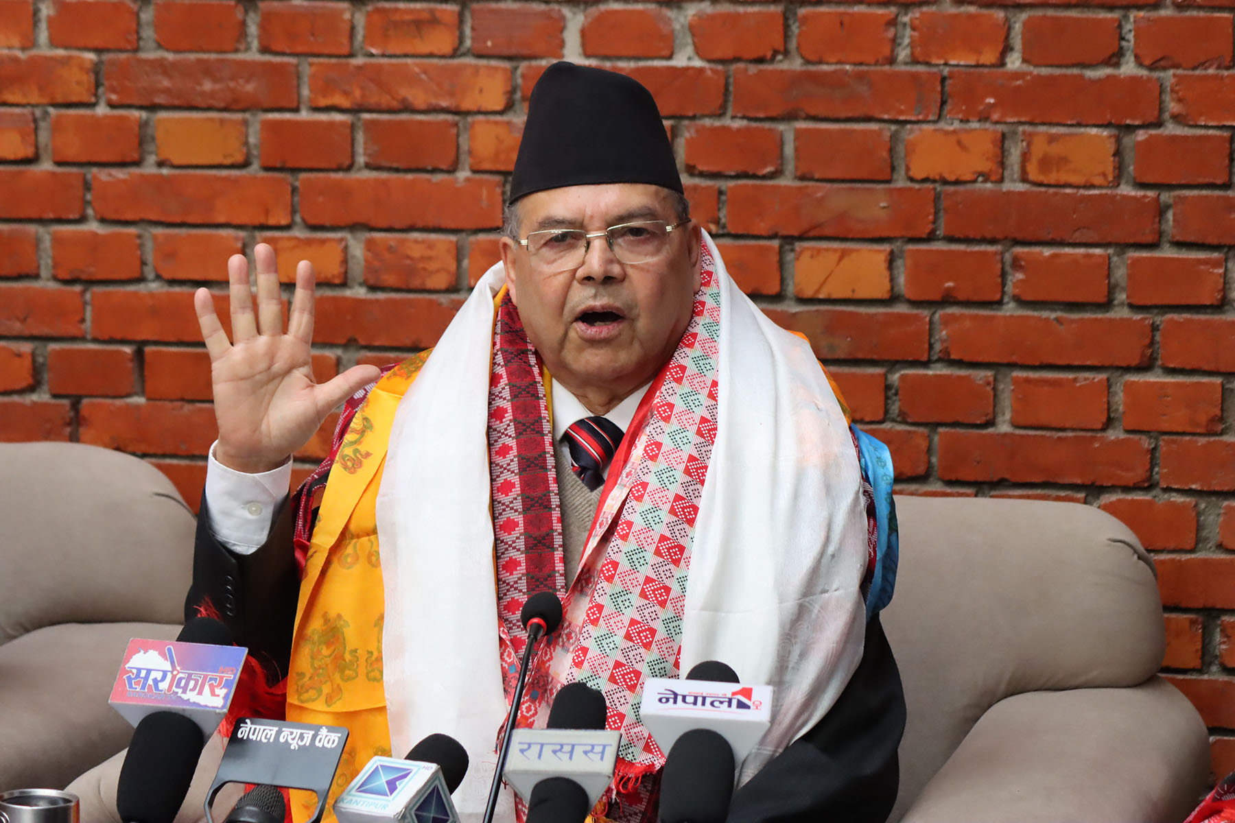 नेपालसँगको सम्बन्धलाई चीनले प्राथमिकतामा राखेको छ: सम्मानित खानाल