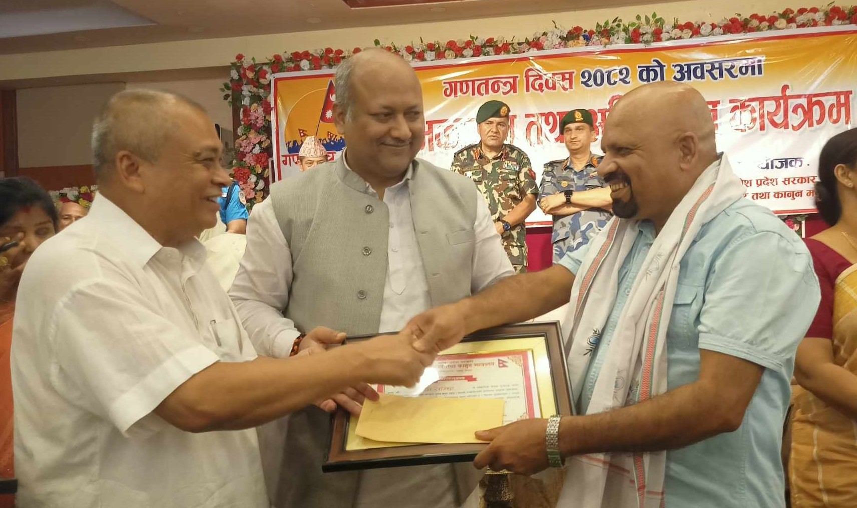 मधेश प्रदेश सरकारले गर्यो पत्रकार खतिवडालाई सम्मान